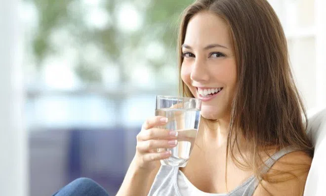 5 thời điểm "vàng" uống nước ấm vào mùa đông giúp thải độc toàn thân và ngăn ngừa đột quỵ