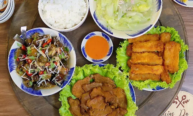 Bữa tối hơn 135 nghìn đồng: Ngon, đủ chất, đảm bảo người ăn người mê