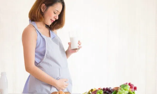 Sau sinh làm sao để chị em tránh tình trạng loãng xương, cách bổ sung hợp lý giúp vừa khỏe mẹ, vừa tốt sữa cho con