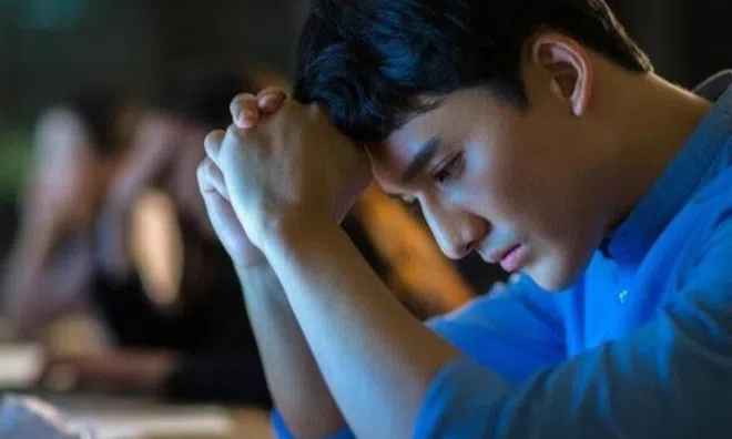 Nhắn vợ “anh không về ăn cơm” nhưng gửi nhầm cho vợ cũ, đọc tin nhắn phản hồi tôi nghẹn ngào