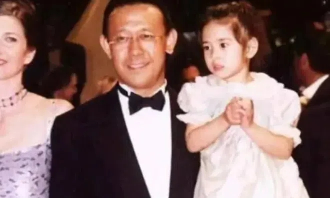 Nam DV tự hào "Con gái tôi là búp bê lai đẹp nhất thế giới", diện mạo đứa trẻ khi trưởng thành khiến ai cũng xuýt xoa