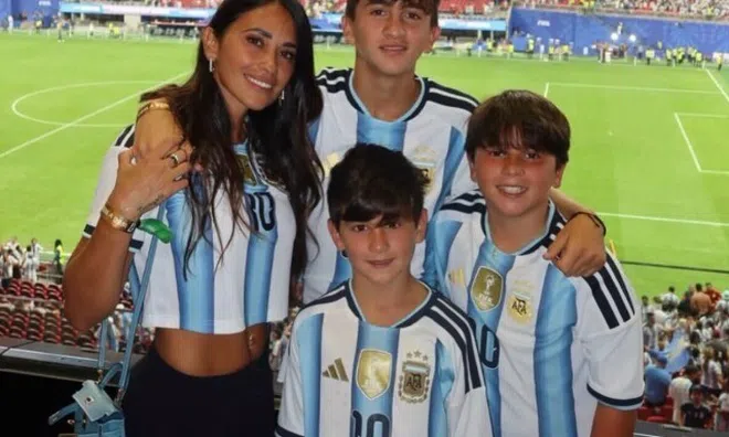 Vợ Messi "không còn lời nào để nói" sau kỳ tích của Argentina tại World Cup, là "nữ thần may mắn" ai cũng ngưỡng mộ