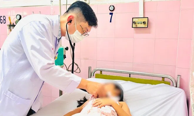 Vụ nhiều học sinh tiểu học ở TP.HCM nghi ngộ độc thực phẩm: Tình tiết mới nhất