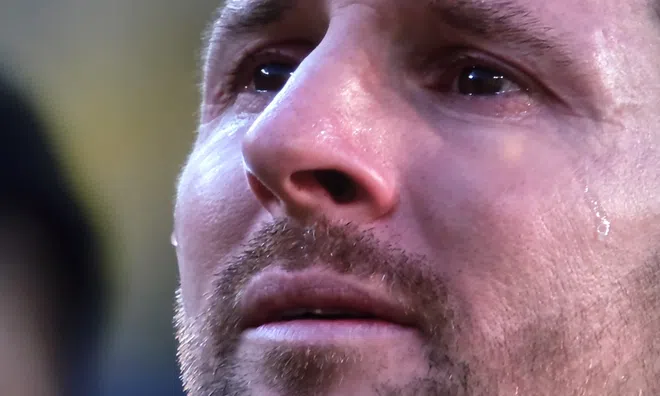 Messi khóc nghẹn ngày chia tay World Cup: Khi vũ điệu cuối cùng khép lại bằng kỷ lục buồn