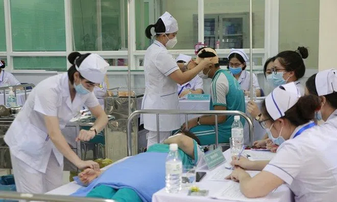Nhân viên y tế thôn được tăng hỗ trợ, phụ cấp trực lên tới 325.000 đồng/ca từ ngày 15/7