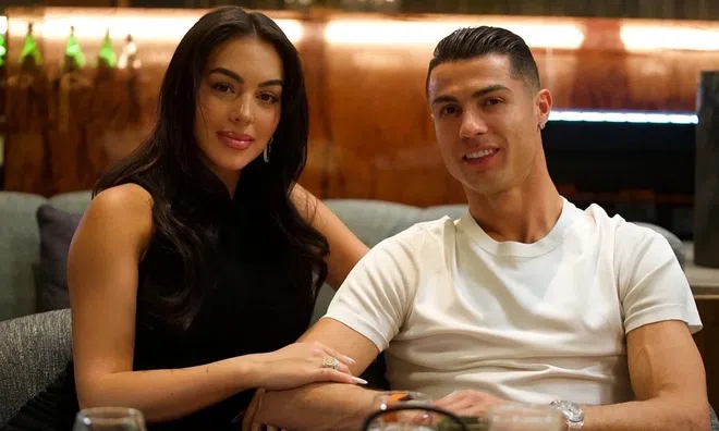 World Cup 2026 chưa khởi tranh, hậu phương Ronaldo và Messi đã kiếm bộn tiền