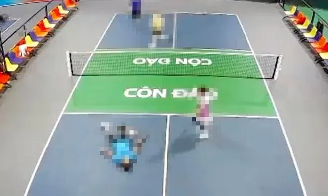 Người đàn ông bất ngờ tử vong khi đang chơi pickleball: Những lưu ý để hạn chế nguy cơ đột quỵ