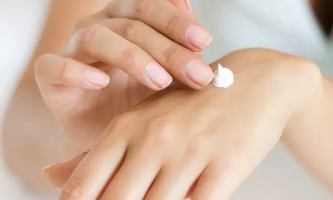 Bí quyết dưỡng da tay mềm mịn, trắng hồng tự nhiên đơn giản, hiệu quả ngay tại nhà