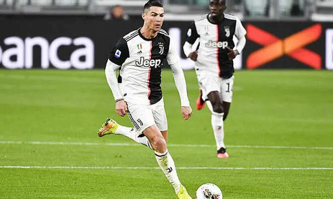 Hé lộ cách tập luyện không giống ai của Ronaldo khiến đồng đội phải "ngả mũ"