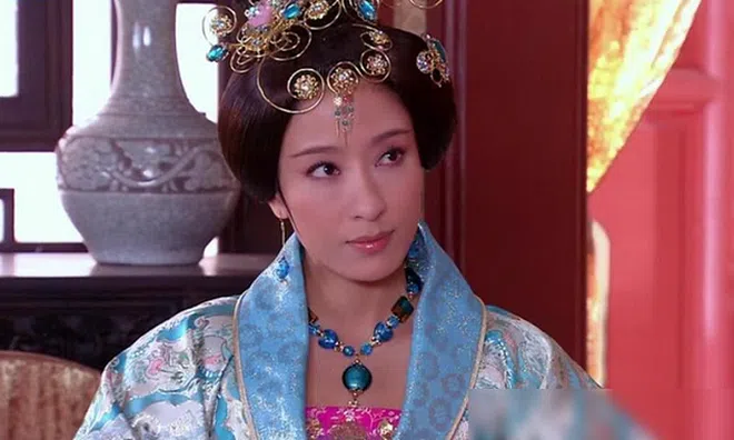 Chân dung cung nữ hơn hoàng đế 17 tuổi từng bước trở thành phi tần độc sủng hậu cung
