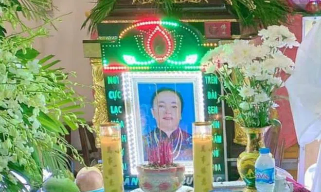 Người phụ nữ mua quan tài, tổ chức đám tang cho... chính mình để trốn nợ