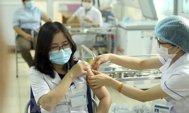 TP.HCM tiêm vắc xin COVID-19 cho toàn bộ giáo viên, nhân viên ngành giáo dục