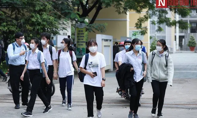 Tác phẩm “ Sóng” của Xuân Quỳnh làm dịu tâm lý sĩ tử trong buổi thi