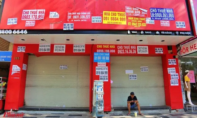 Giá thuê giảm tới 50%, lộ rõ nỗi khổ chưa từng có của “đại gia" sở hữu đất vàng