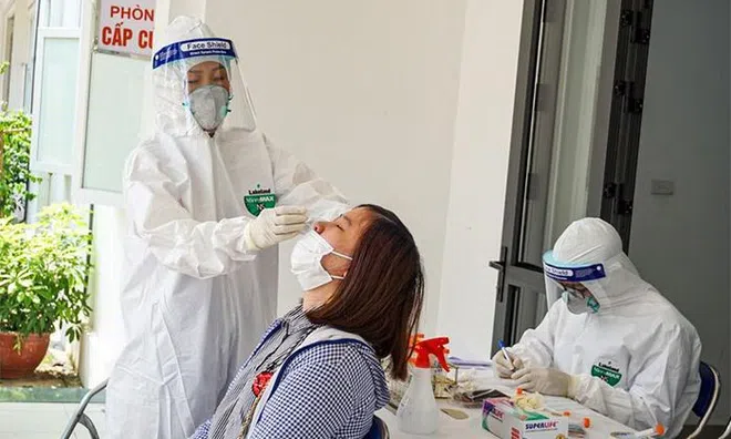 Trưa 8/8, Hà Nội thêm 31 ca dương tính COVID-19, trong đó có 1 nhân viên giao hàng