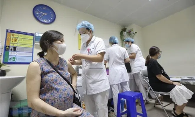 Bộ Y tế: Đề nghị các địa phương khẩn trương tiêm vắc xin phòng Covid-19 cho phụ nữ có thai