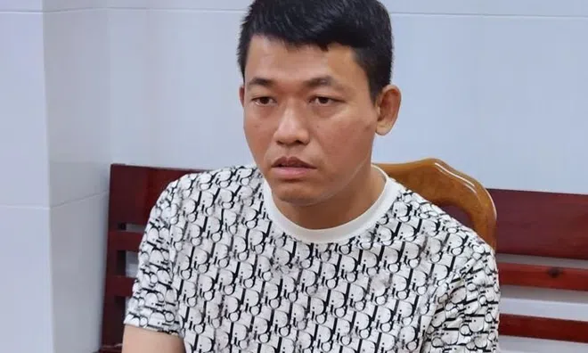 Tạm giữ đối tượng ném con của người yêu cũ xuống sông