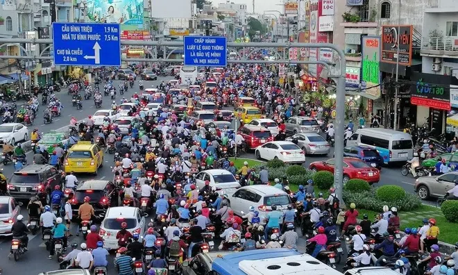Có nên thu phí khí thải xe máy, ô tô?