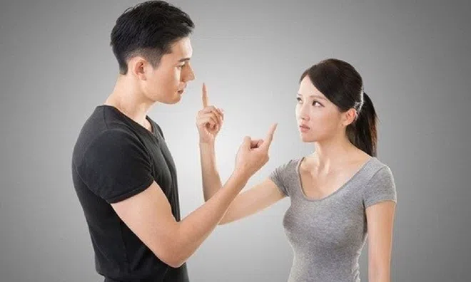 Đứng giữa mẹ và vợ đôi khi anh sẽ cảm thấy áp lực
