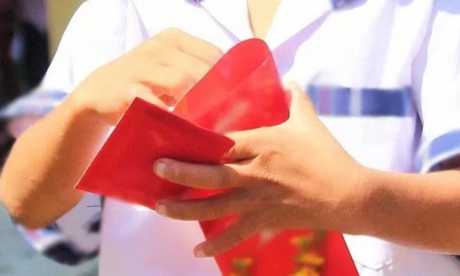 Mức phạt cha mẹ giữ tiền lì xì của con không trả bao nhiêu năm 2026?
