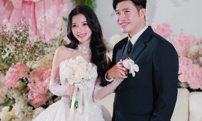 Trả lời tin nhắn vu vơ trên mạng, cô chủ tiệm bánh lấy được chồng đẹp trai sau 2 tháng "làm quen"
