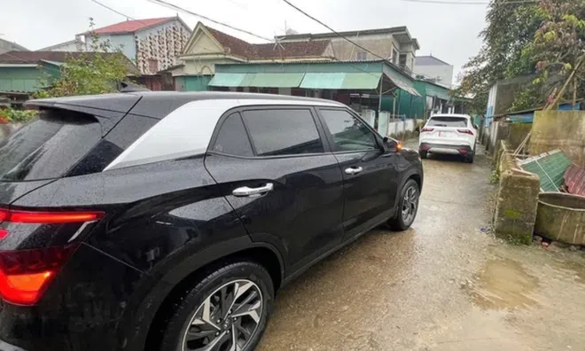 Phạt 5 triệu đồng tài xế có xe ô tô bị "khóa đầu, khóa đuôi" ở Hà Tĩnh ngày mùng 2 Tết