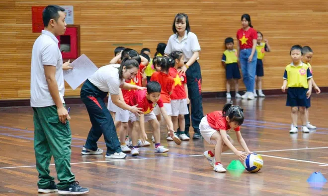 Những sân chơi nhỏ, bài học lớn về tinh thần đồng đội