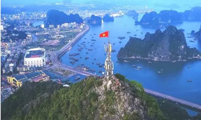 Nam sinh viên gặp nạn trên núi Bài Thơ, cơ quan chức năng khám nghiệm hiện trường