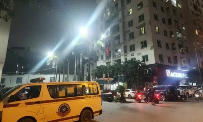 Hà Nội: Nam sinh lớp 10 rơi từ tầng cao chung cư tử vong, công an phong tỏa hiện trường