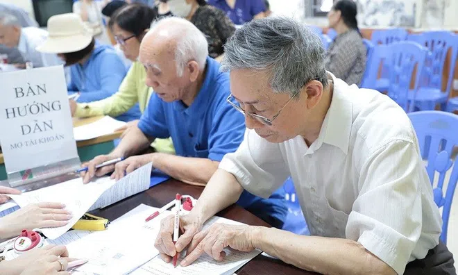 Hạ xuống còn từ đủ 60 tuổi trở lên sẽ được hưởng 500.000 đồng trợ cấp hưu trí xã hội hằng tháng chưa thực hiện được, cụ thể thế nào?