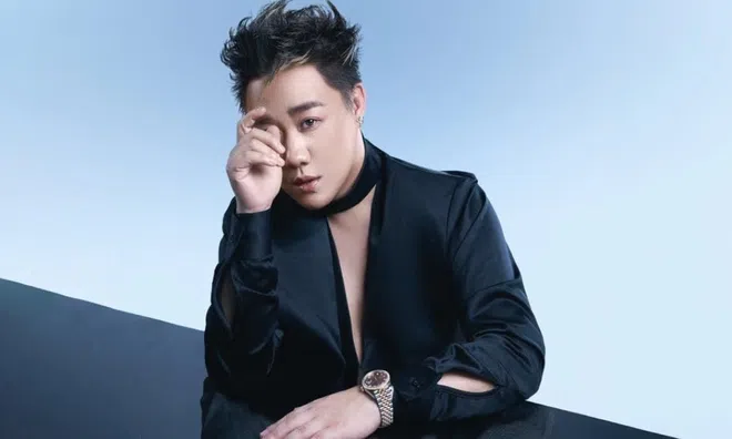 Clip: Ca sĩ Trung Quân Idol cúi đầu xin lỗi nữ bác sĩ và thừa nhận sai sót