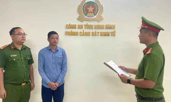 Khởi tố cán bộ xã chiếm đoạt tiền từ thiện sau thiên tai