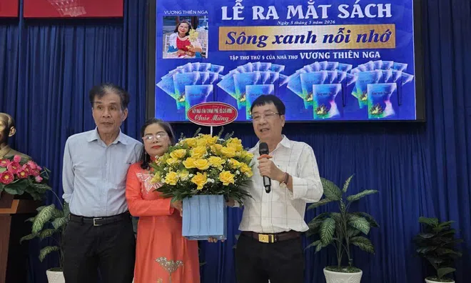 Ra mắt tập thơ thứ 5 “Sông xanh nỗi nhớ” của Nhà thơ Vương Thiên Nga