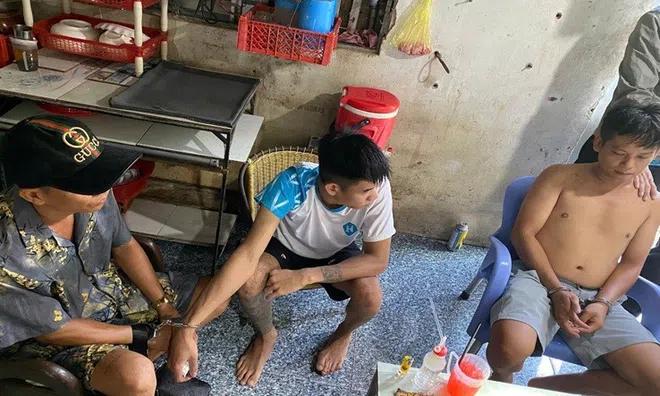 Kiểm tra đột xuất, phát hiện nhóm đối tượng sử dụng ma túy trong nhà riêng ở Đồng Tháp