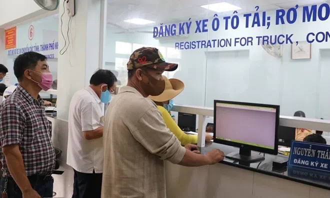 Sang tên, đăng ký ô tô xe máy theo quy định mới: Lưu ý để tránh bị lừa
