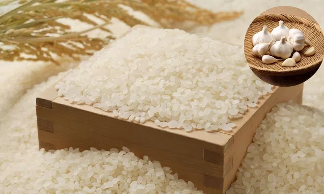 Vì sao nhiều người đặt tỏi vào thùng gạo? Mẹo nhỏ nhưng mang lại nhiều lợi ích bất ngờ