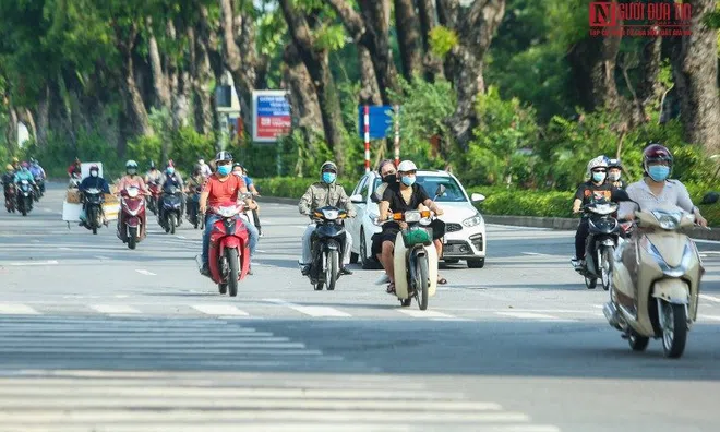 Giao thông Hà Nội thông thoáng trong ngày đầu giãn cách toàn TP