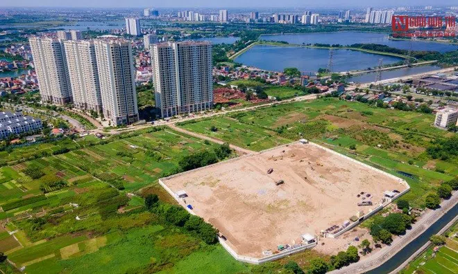 Thần tốc thi công bệnh viện dã chiến 500 giường ở Hà Nội