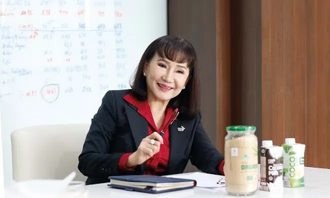 Bóng hồng quyền lực đứng sau thành công của ông chủ mía đường