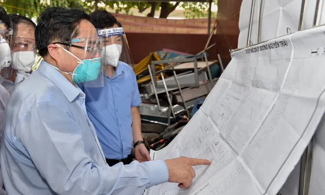 Thủ tướng kiểm tra ổ dịch nóng bỏng nhất, yêu cầu Hà Nội cần tăng cường giãn cách xã hội