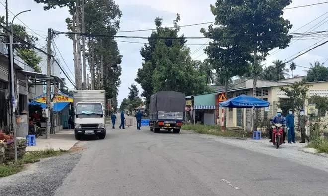 Nhận 10kg gạo và tiền trợ cấp nhưng đăng Facebook 'xã không lo cho dân', người phụ nữ bị công an mời lên làm việc