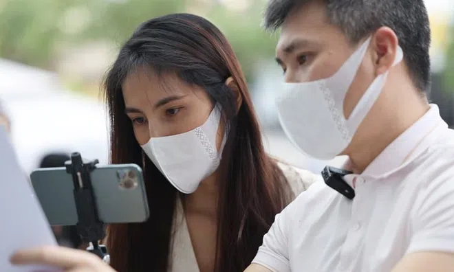 Bài học đắt giá với nghệ sĩ Việt