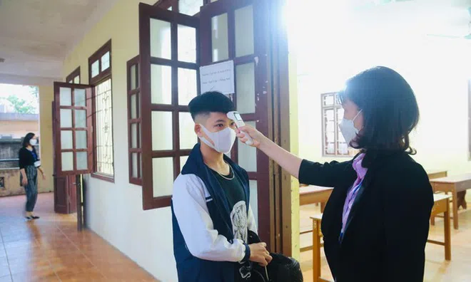 Sáng nay (8/11), hơn 3.800 học sinh huyện Ba Vì trở lại trường học trực tiếp