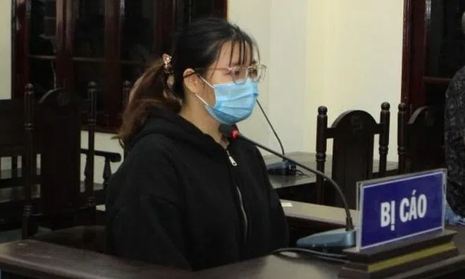 Vụ bé trai bị nhét giẻ vào miệng ở Thái Bình: Nữ sinh viên lĩnh 21 tháng tù