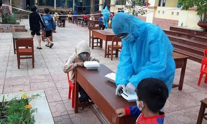 Học sinh tại nhiều địa phương tạm dừng học trực tiếp để phòng dịch Covid-19