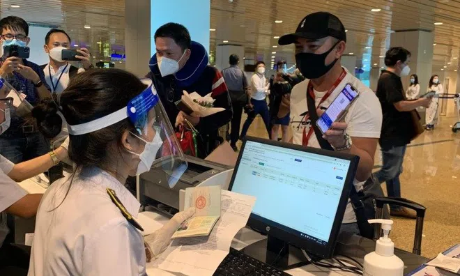 Đề xuất mở lại đường bay quốc tế từ 15/12, không cách ly hành khách đã tiêm đủ 2 mũi vaccine