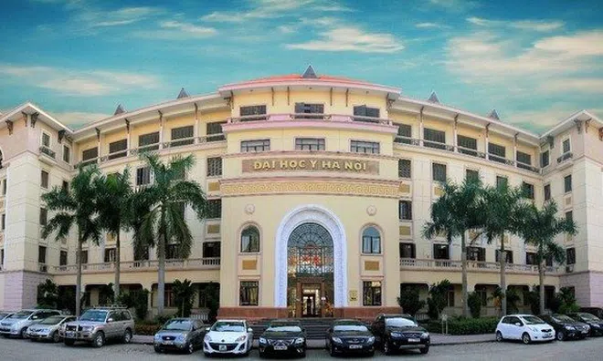 Lan truyền thông tin Hiệu trưởng đại học Y Hà Nội gạ tình nữ sinh, lãnh đạo trường nói gì?