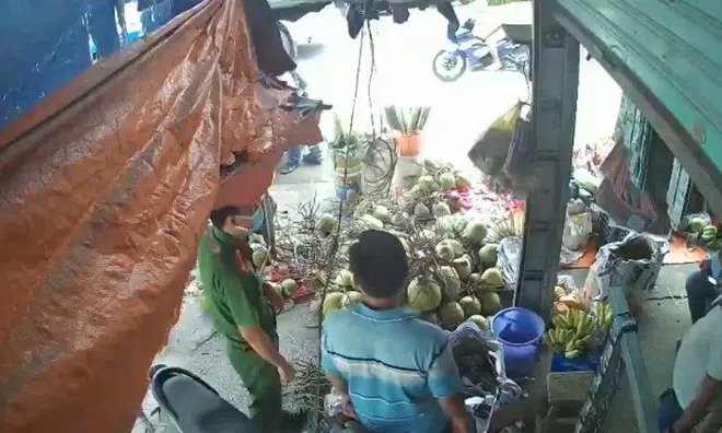 Vụ vợ chồng bán trái cây bị trộm nhiều tiền, vàng: Camera ghi hình ảnh gì?