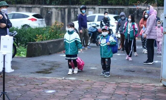 Gần 10.000 học sinh, giáo viên mắc COVID-19, Hải Phòng dạy và học trực tiếp thế nào?