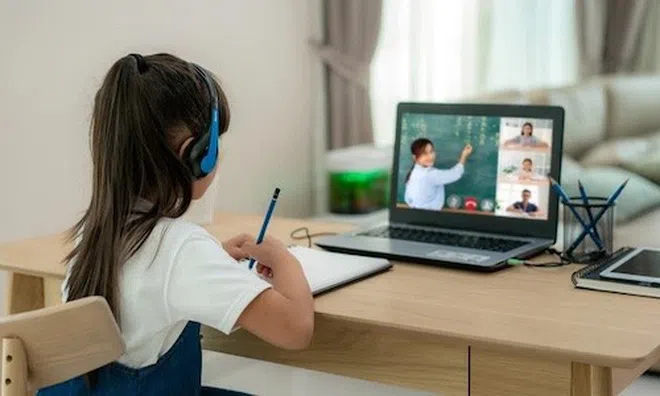 Số ca F0 tăng nhanh, nhiều địa phương cho học sinh dừng đến trường